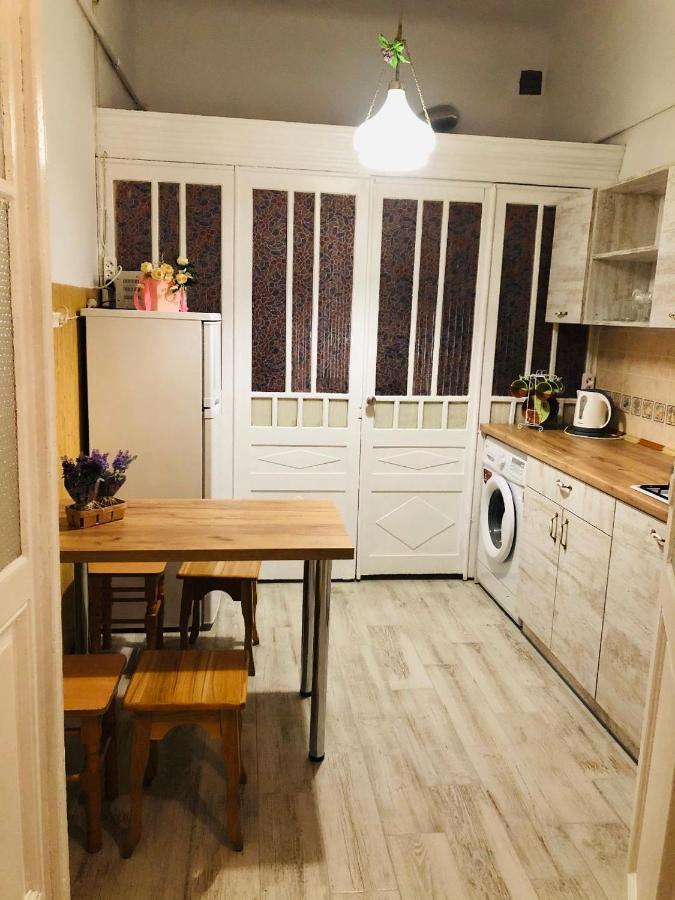 Vintage Apartment 2 Rooms With Balcony Lviv Exterior photo