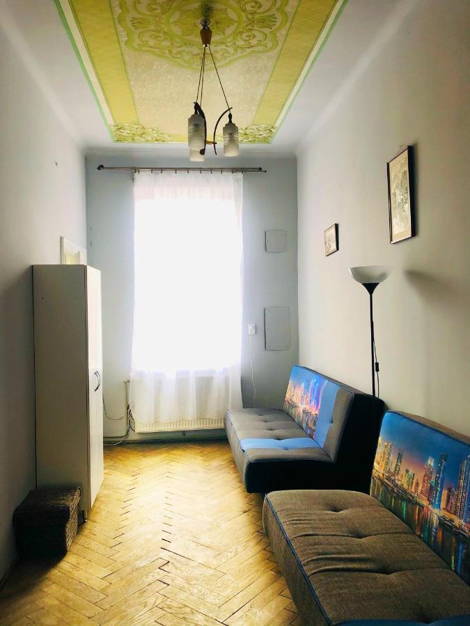 Vintage Apartment 2 Rooms With Balcony Lviv Exterior photo